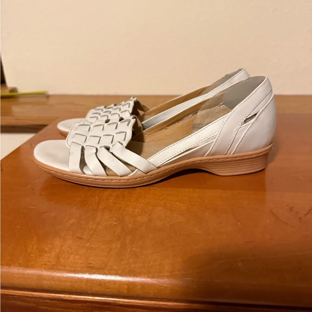 Soft spots White Women's Shoes Sandals